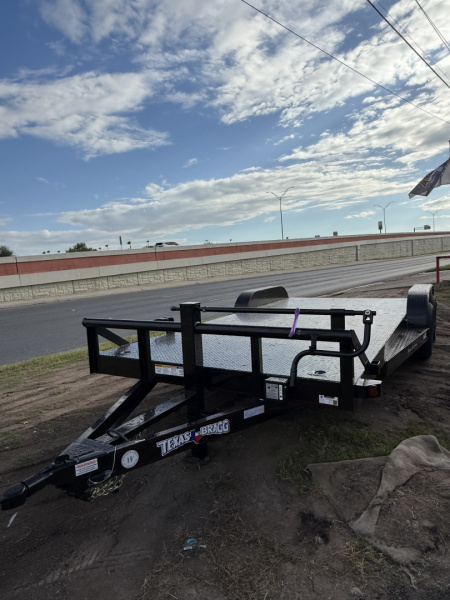 New 2025 Texas Bragg Trailers 20ft 6 lug Car Hauler