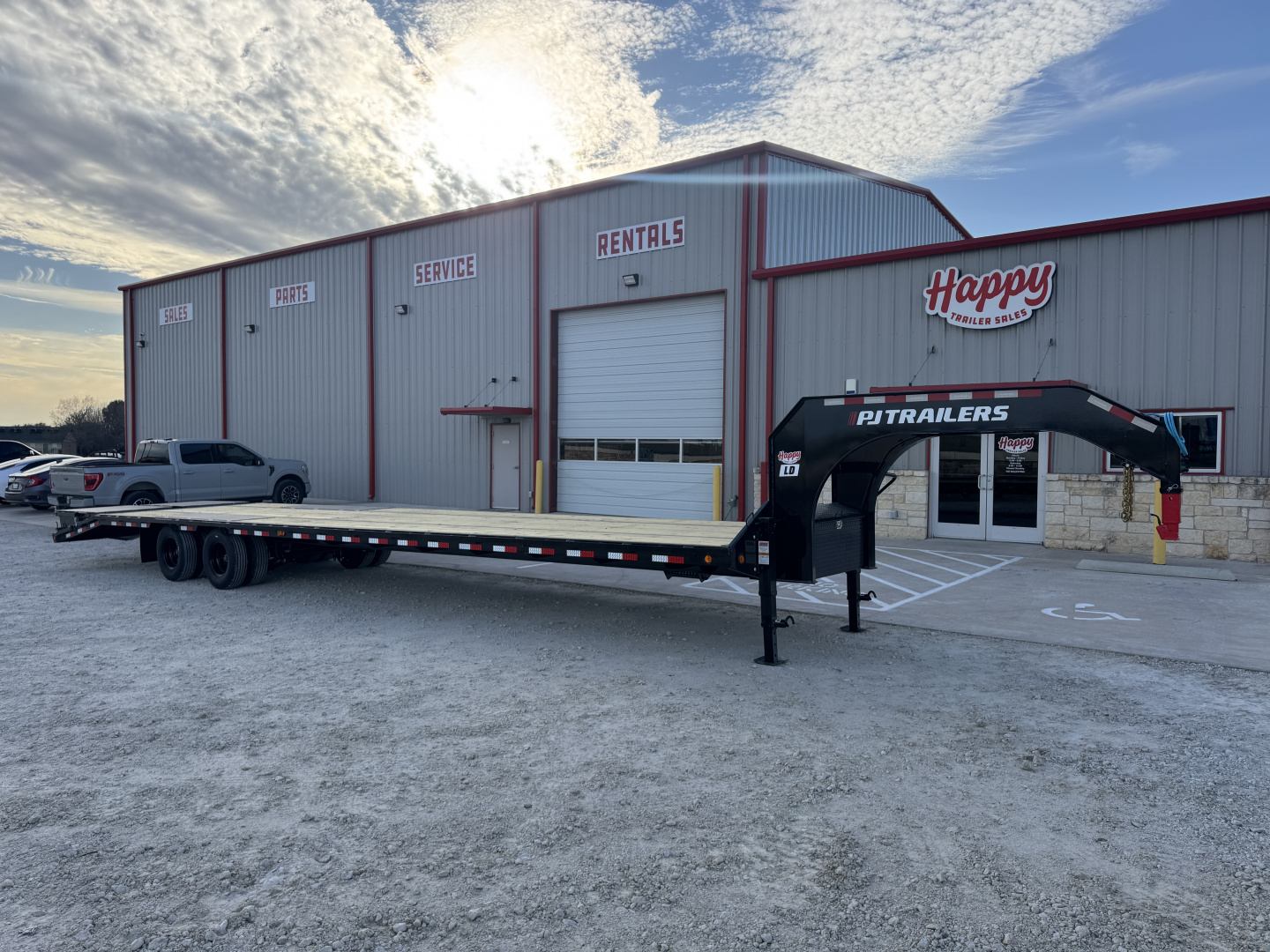 New 2026 PJ 102"x40' GN Low-Pro Flatbed w/ Duals - LD