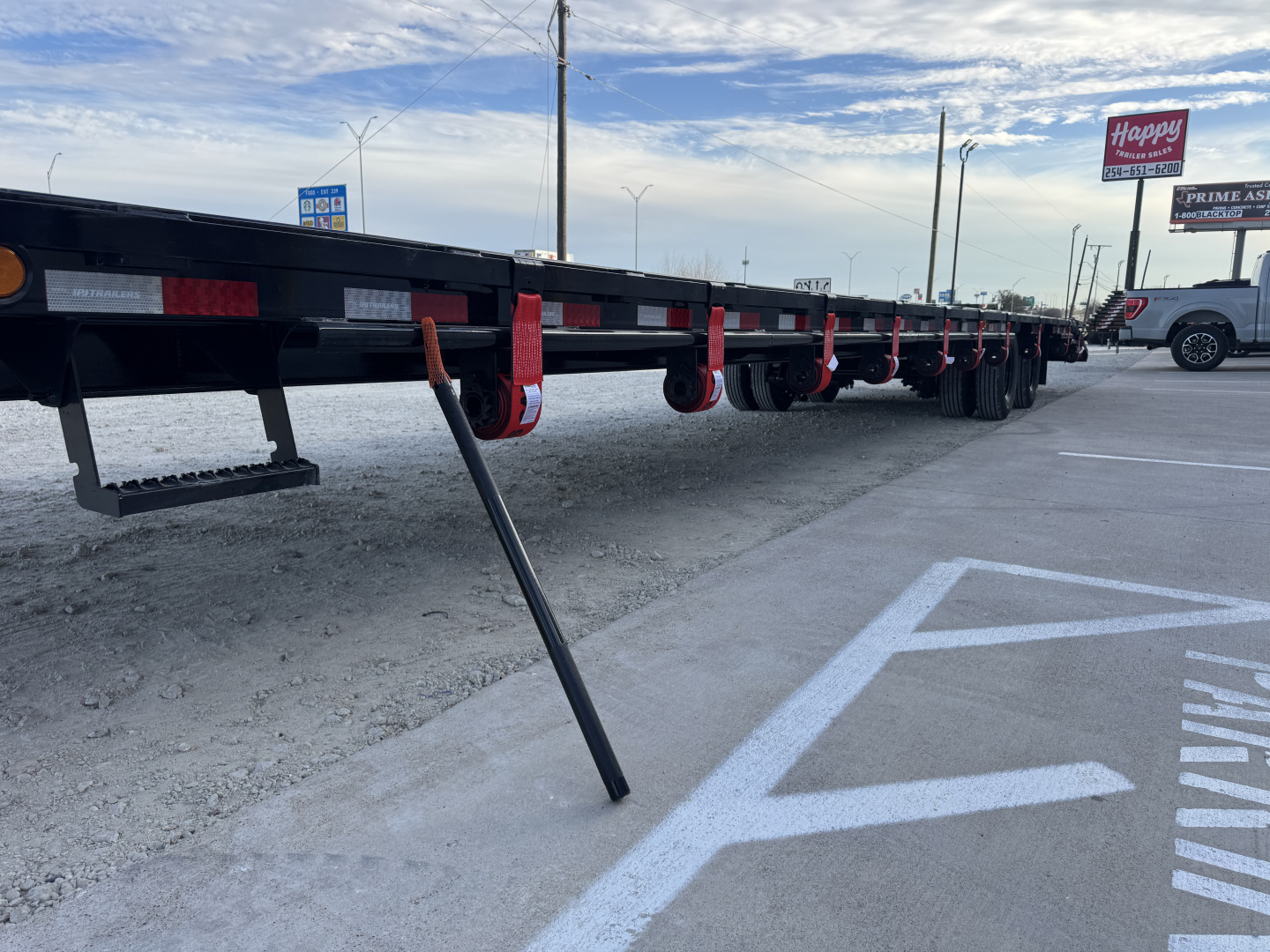 New 2026 PJ 102"x40' GN Low-Pro Flatbed w/ Duals - LD