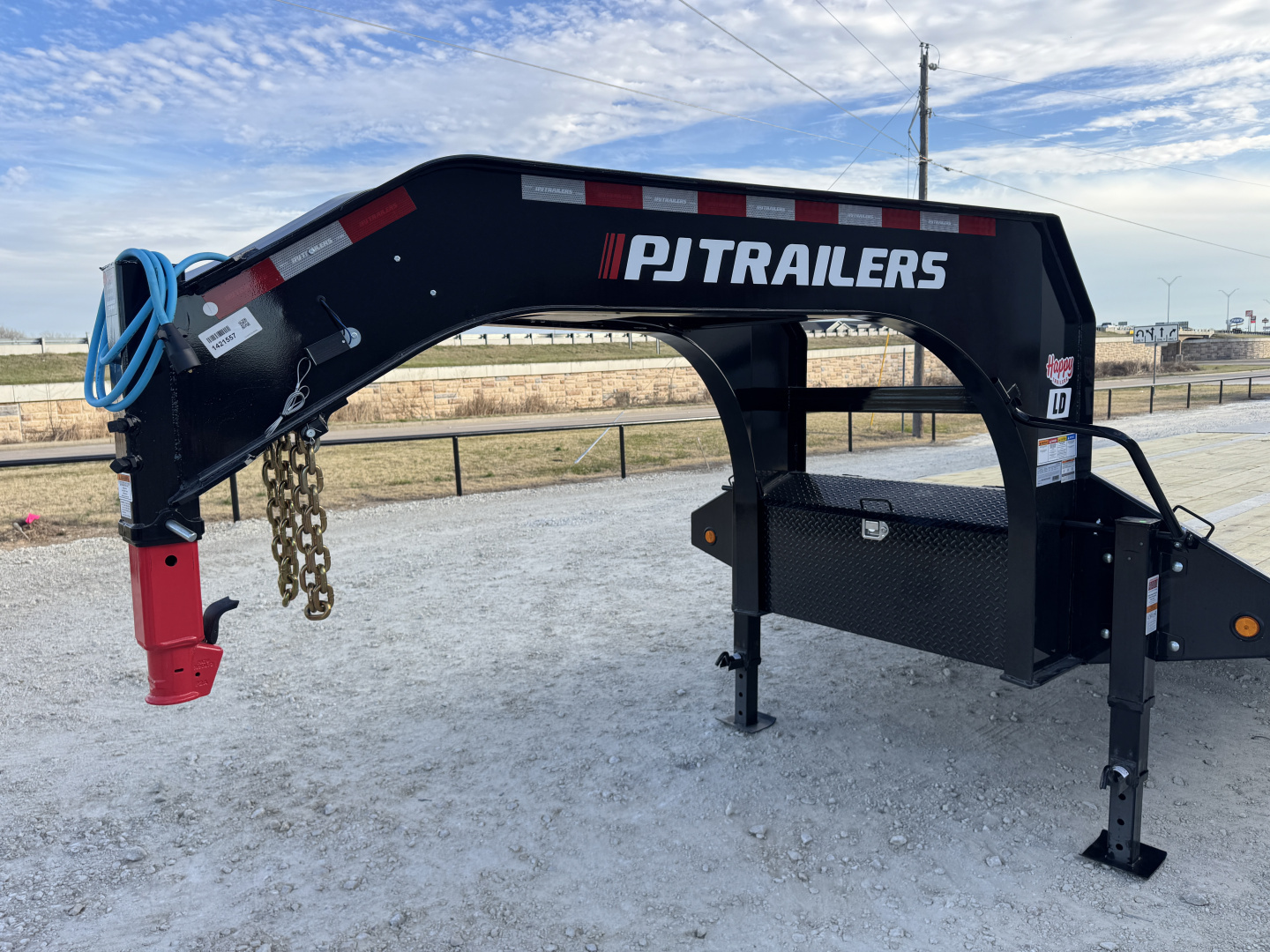 New 2026 PJ 102"x40' GN Low-Pro Flatbed w/ Duals - LD