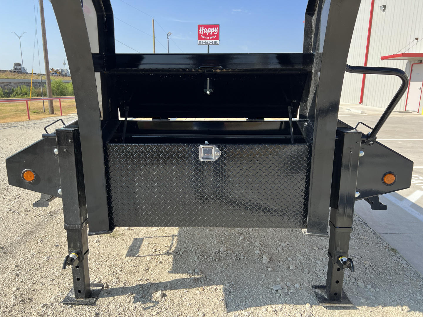 New 2026 PJ 102"x40' GN Low-Pro Flatbed w/ Duals - LD