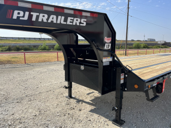 New 2026 PJ 102"x40' GN Low-Pro Flatbed w/ Duals - LD
