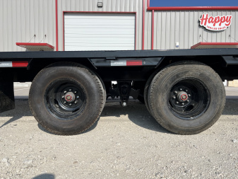 New 2026 PJ 102"x40' GN Low-Pro Flatbed w/ Duals - LD