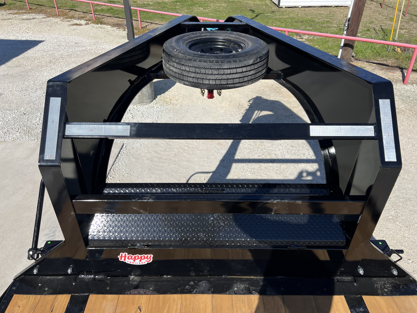 New 2026 PJ 102"x40' GN Low-Pro Flatbed w/ Singles - LS