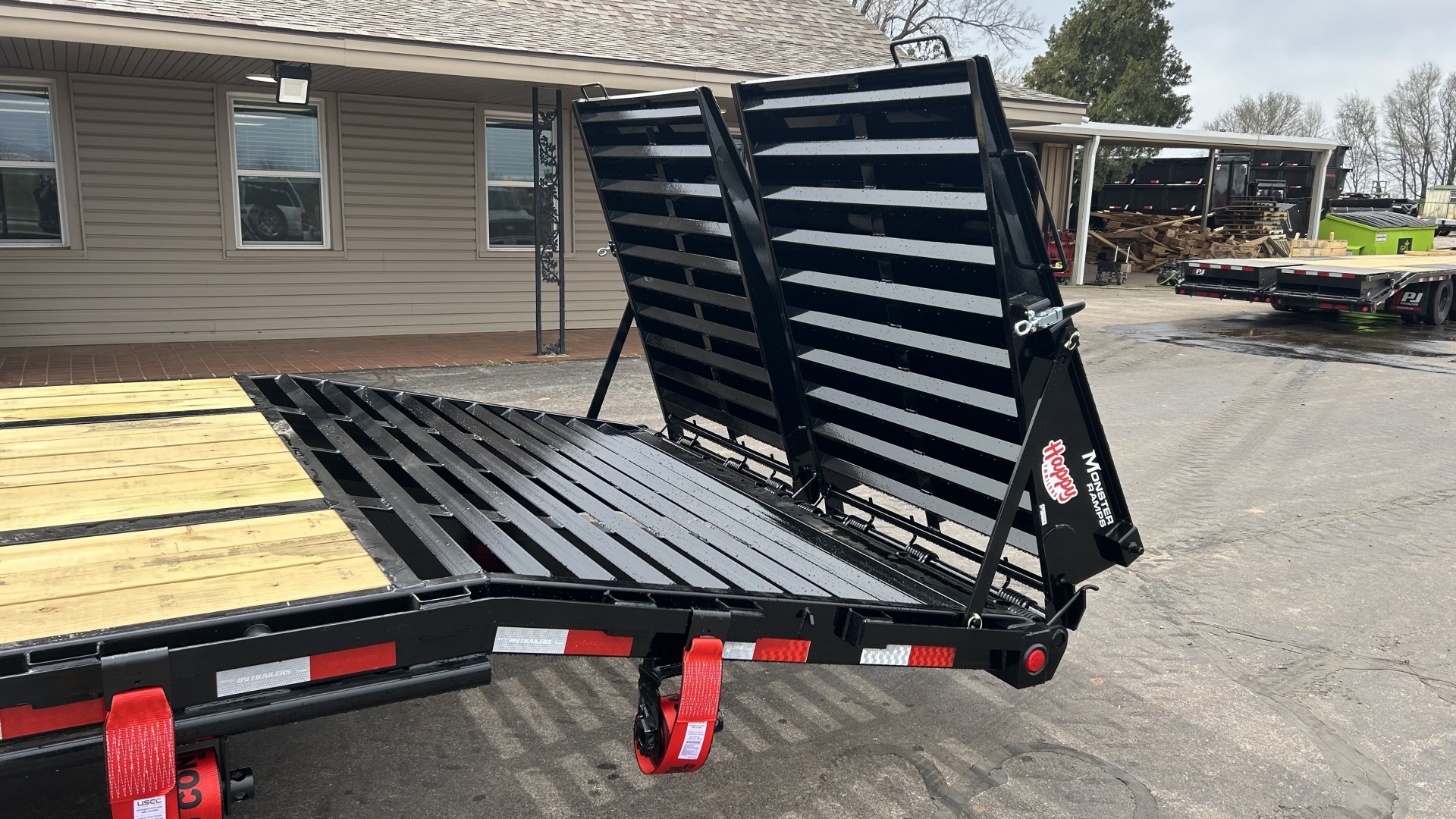 New 2026 PJ 102"x40' GN Low-Pro Air-Ride Flatbed w/ Duals - LD