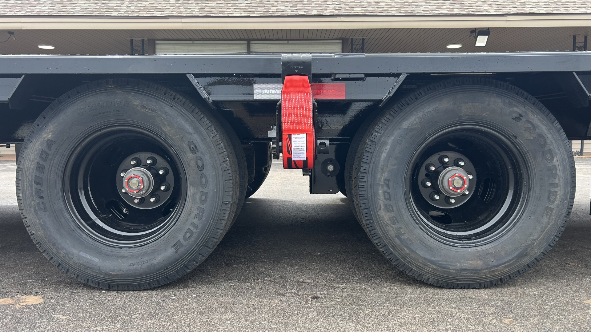 New 2026 PJ 102"x40' GN Low-Pro Air-Ride Flatbed w/ Duals - LD