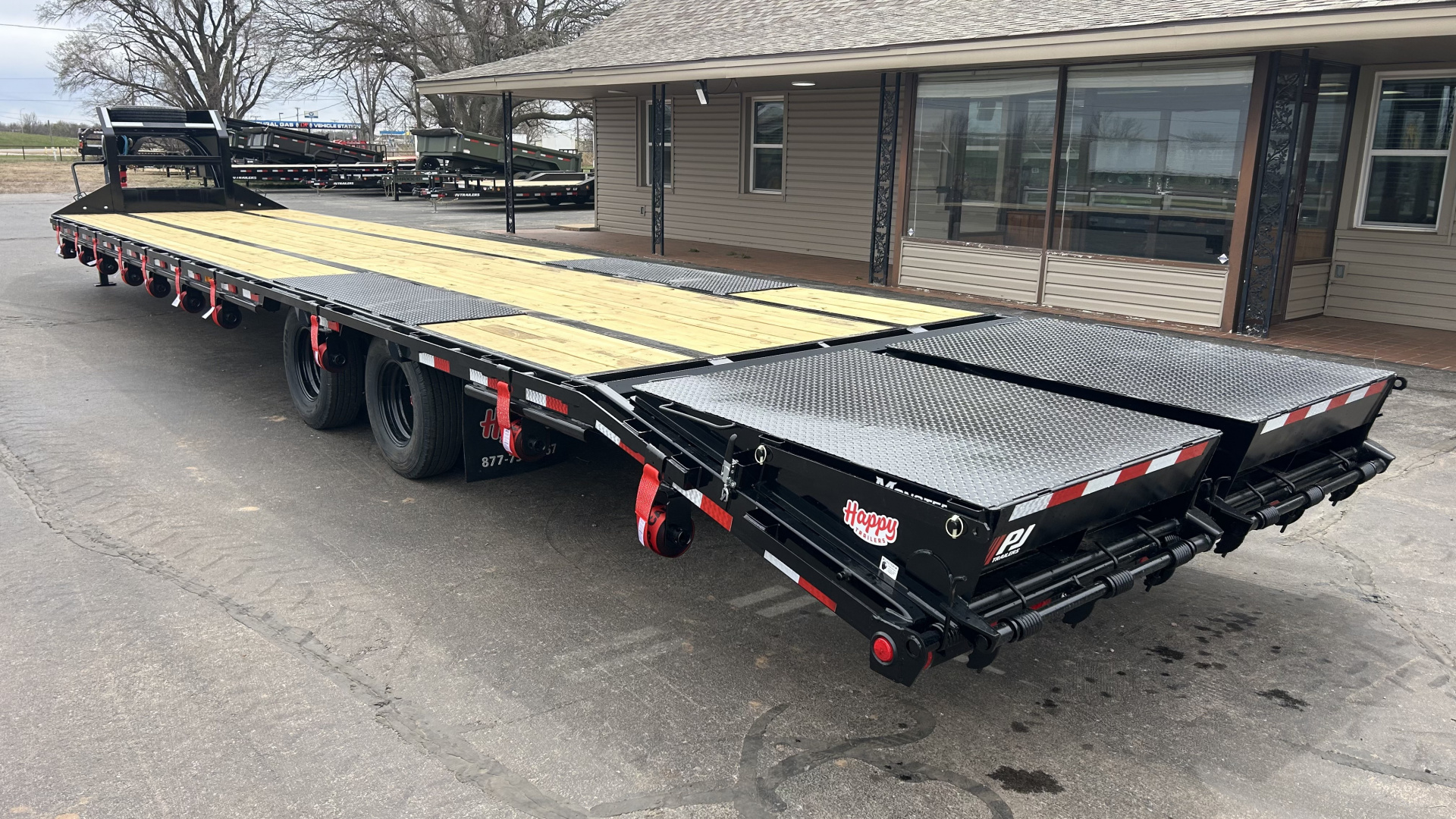 New 2026 PJ 102"x40' GN Low-Pro Air-Ride Flatbed w/ Duals - LD