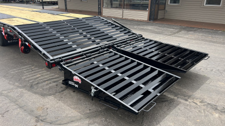 New 2026 PJ 102"x40' GN Low-Pro Air-Ride Flatbed w/ Duals - LD