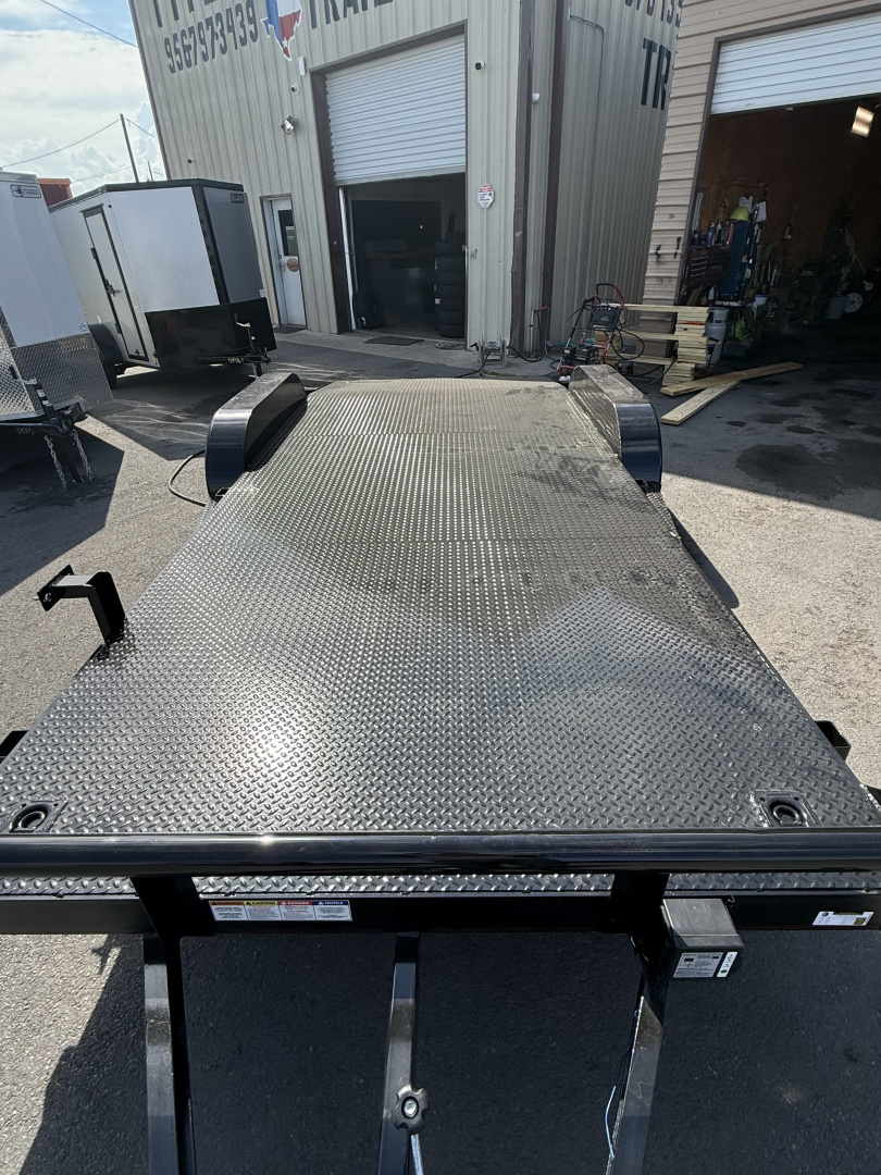 New 2025 Texas Bragg Trailers 18FT CLASSIC CAR CARRIER Car Hauler