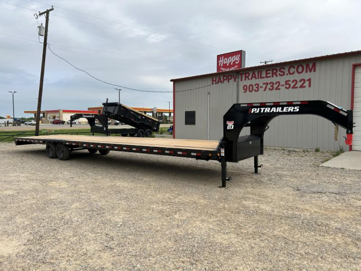 New 2026 PJ 102"x40' GN Low-Pro Flatbed w/ Singles - LX