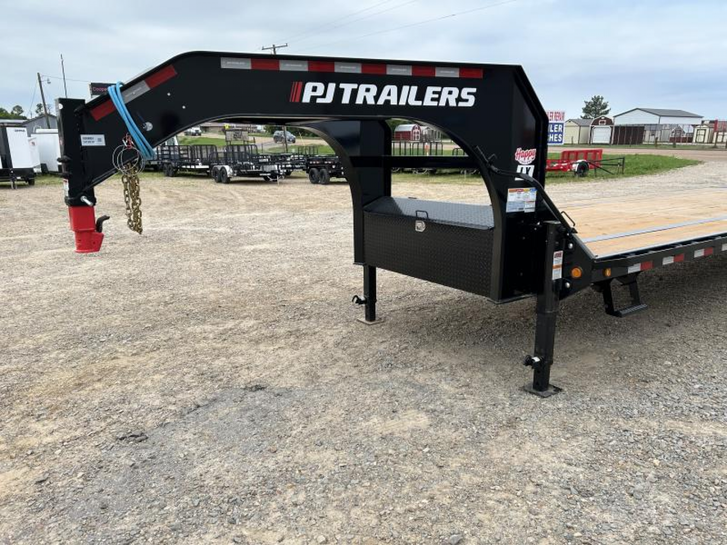 New 2026 PJ 102"x40' GN Low-Pro Flatbed w/ Singles - LX