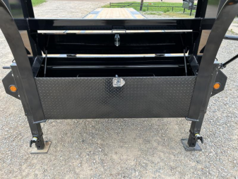 New 2026 PJ 102"x40' GN Low-Pro Flatbed w/ Singles - LX