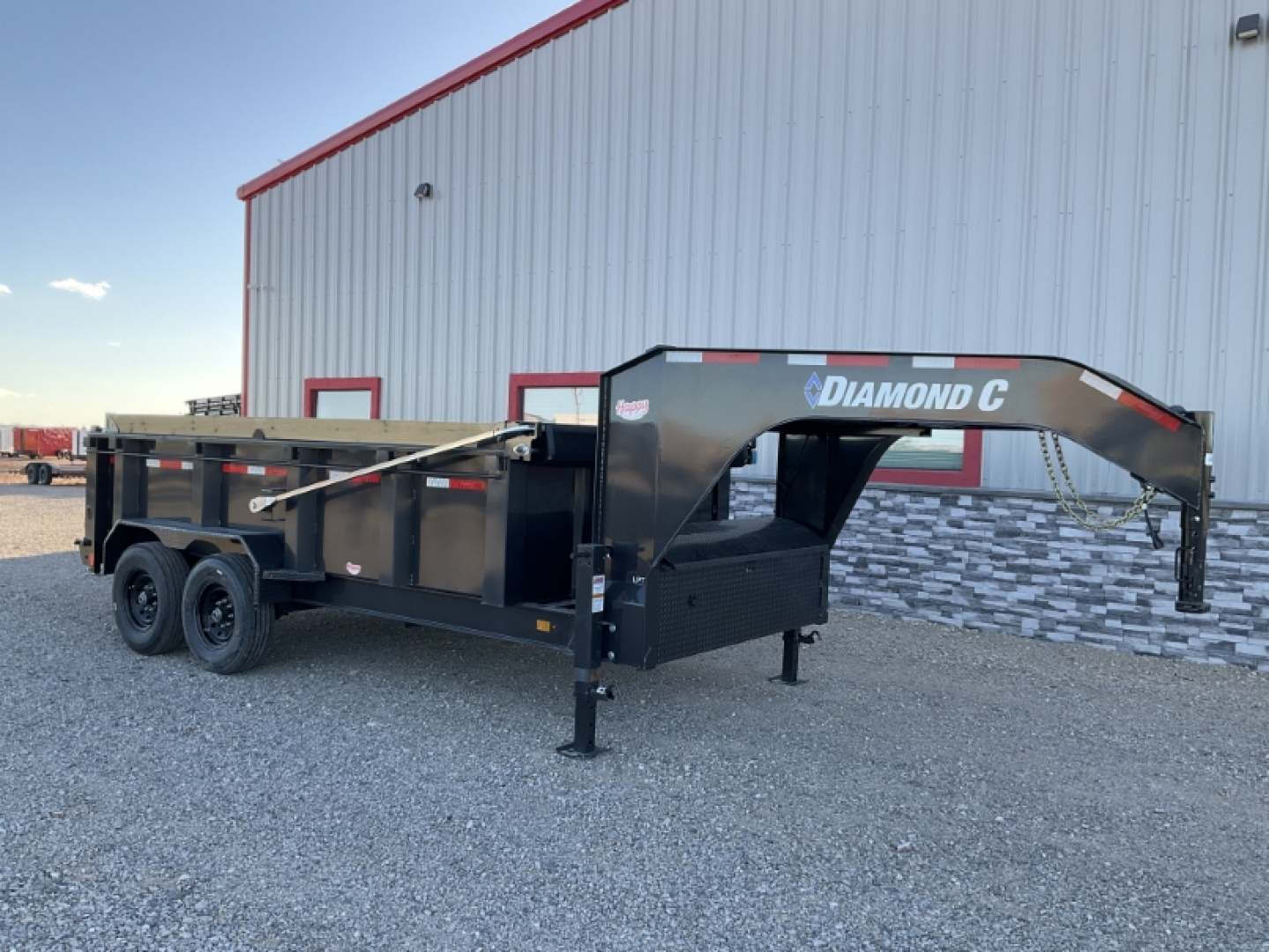 New 2026 Diamond C 82"x14' GN HD Low Profile Telescopic Dump w/ 32" Sides - LPT-GN207