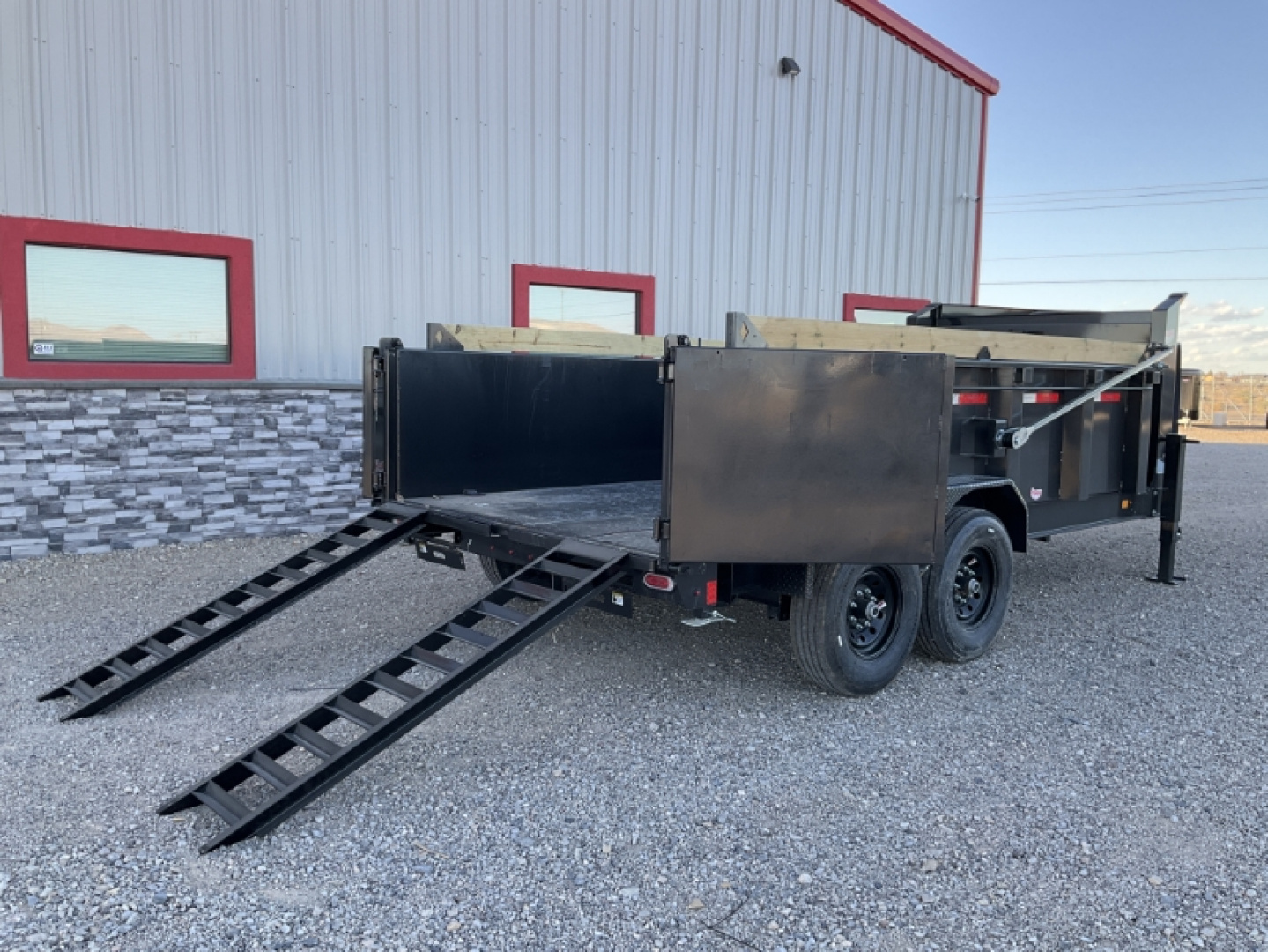 New 2026 Diamond C 82"x14' GN HD Low Profile Telescopic Dump w/ 32" Sides - LPT-GN207