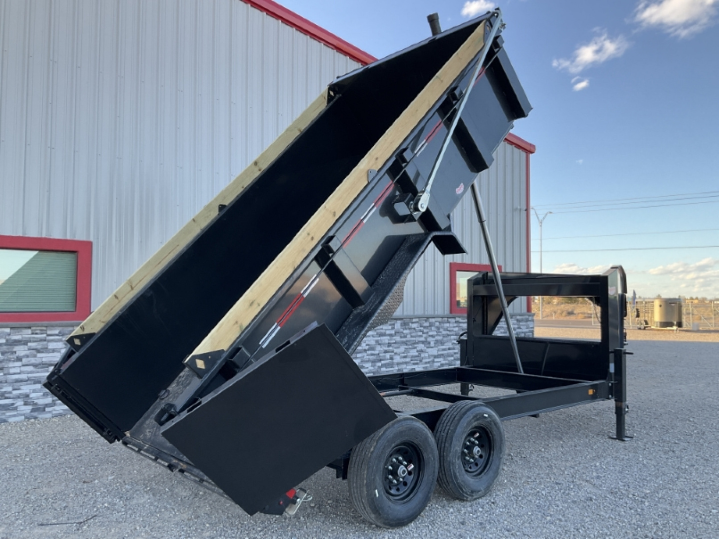 New 2026 Diamond C 82"x14' GN HD Low Profile Telescopic Dump w/ 32" Sides - LPT-GN207