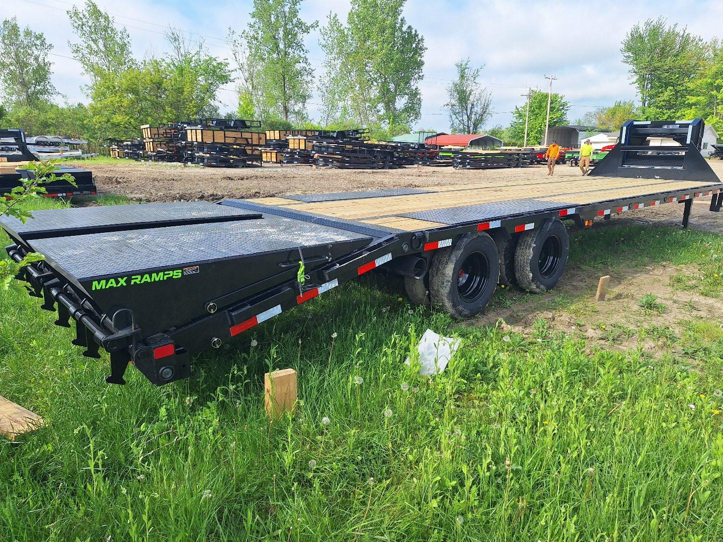 New 2026 Load Trail 102x25 Low Pro Deck Over 24000 Gooseneck Bodies