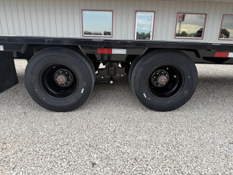 New 2026 PJ 102"x40' GN Low-Pro Flatbed w/ Duals - LD