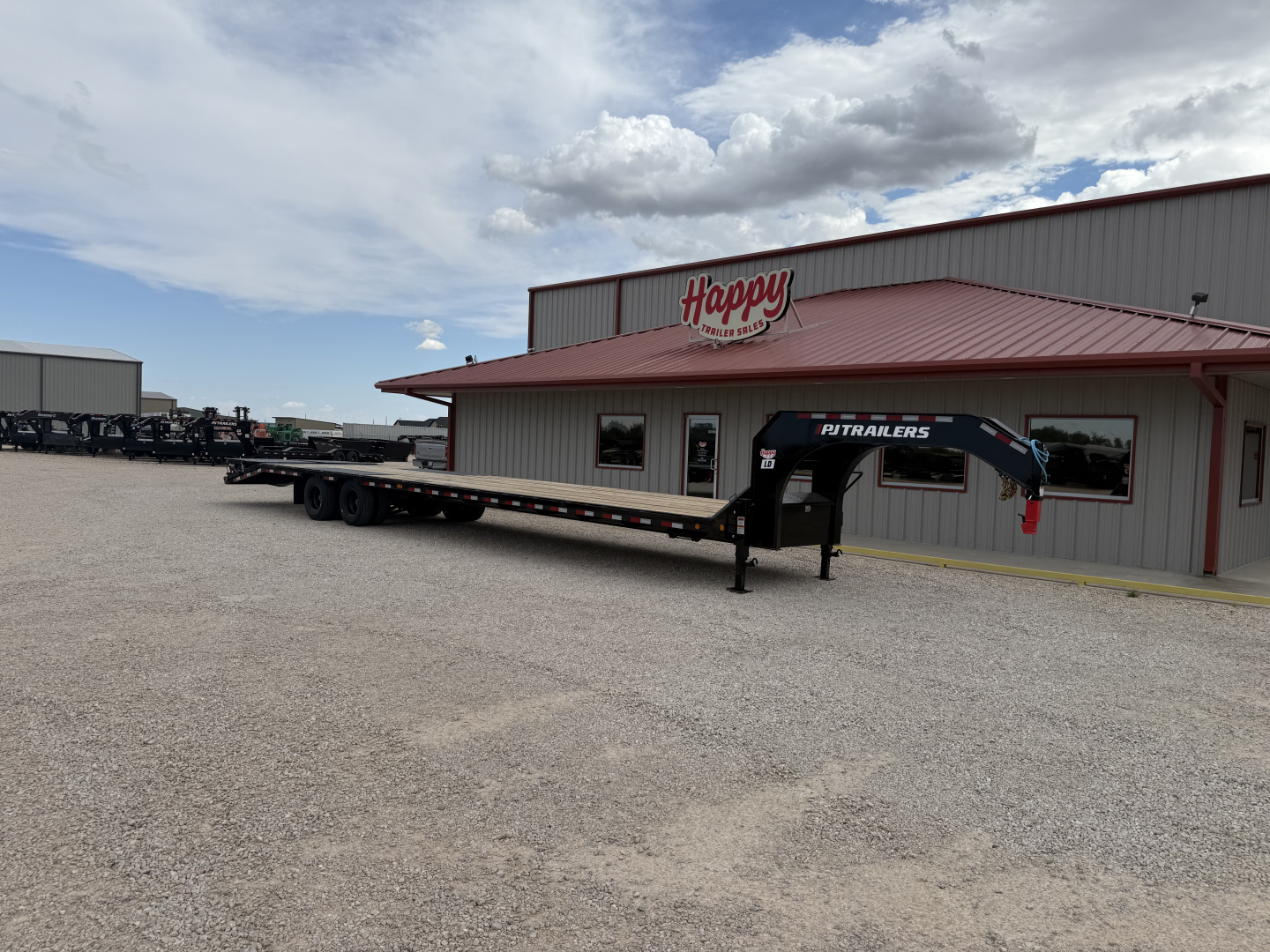 New 2026 PJ 102"x40' GN Low-Pro Flatbed w/ Duals - LD