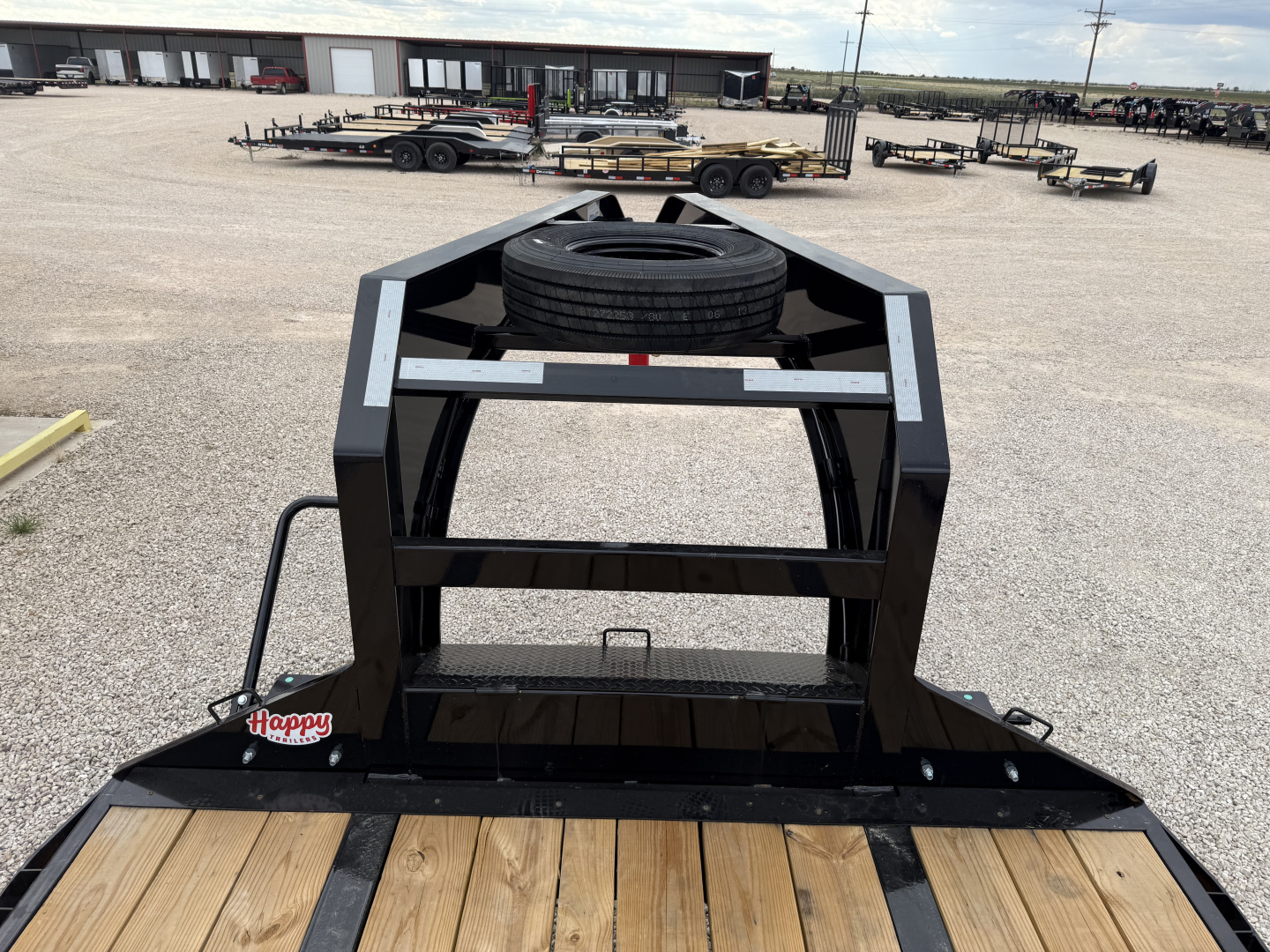 New 2026 PJ 102"x40' GN Low-Pro Flatbed w/ Duals - LD