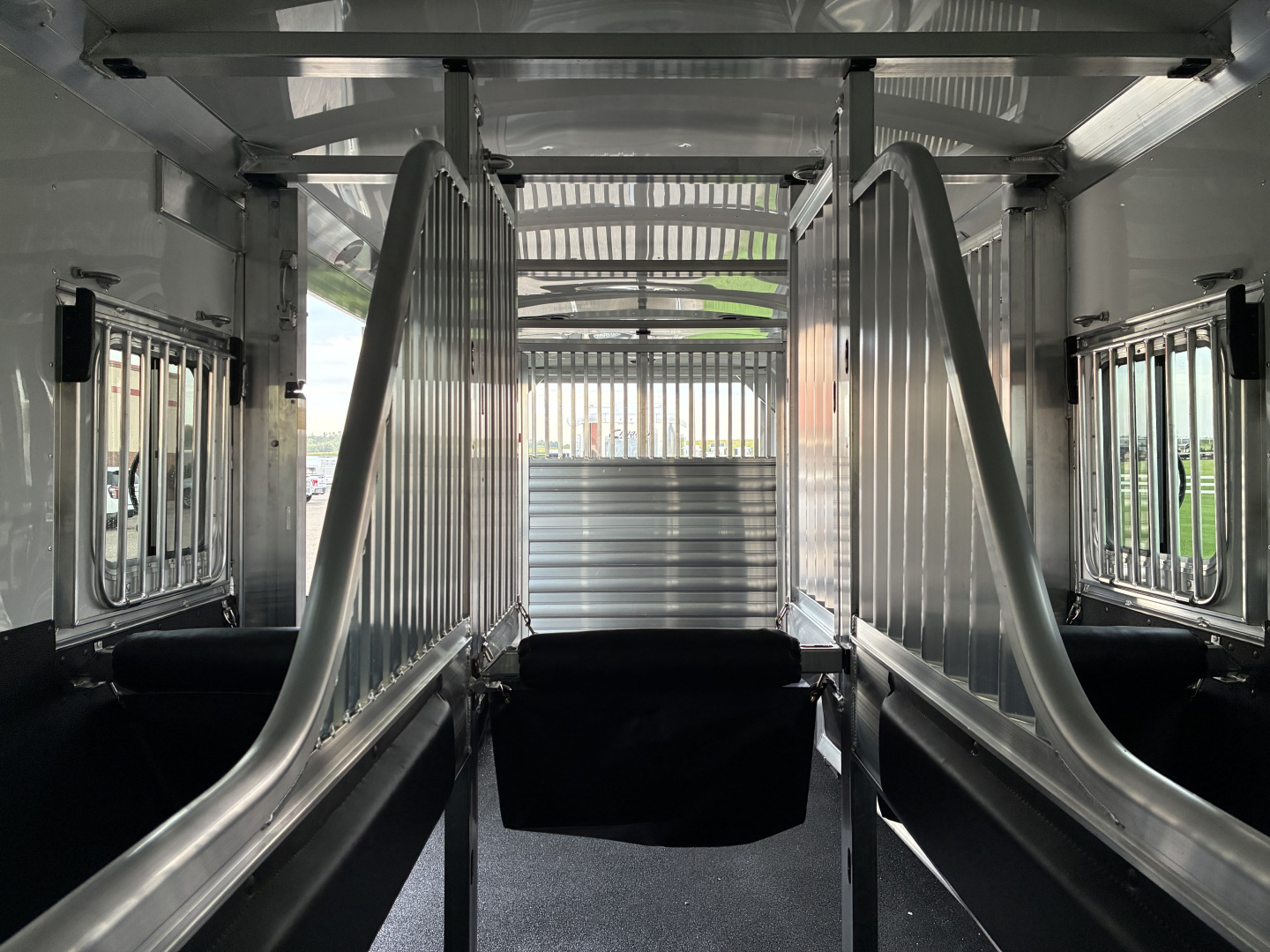 New 2026 4-Star 5-7 Head to Head Horse Trailer