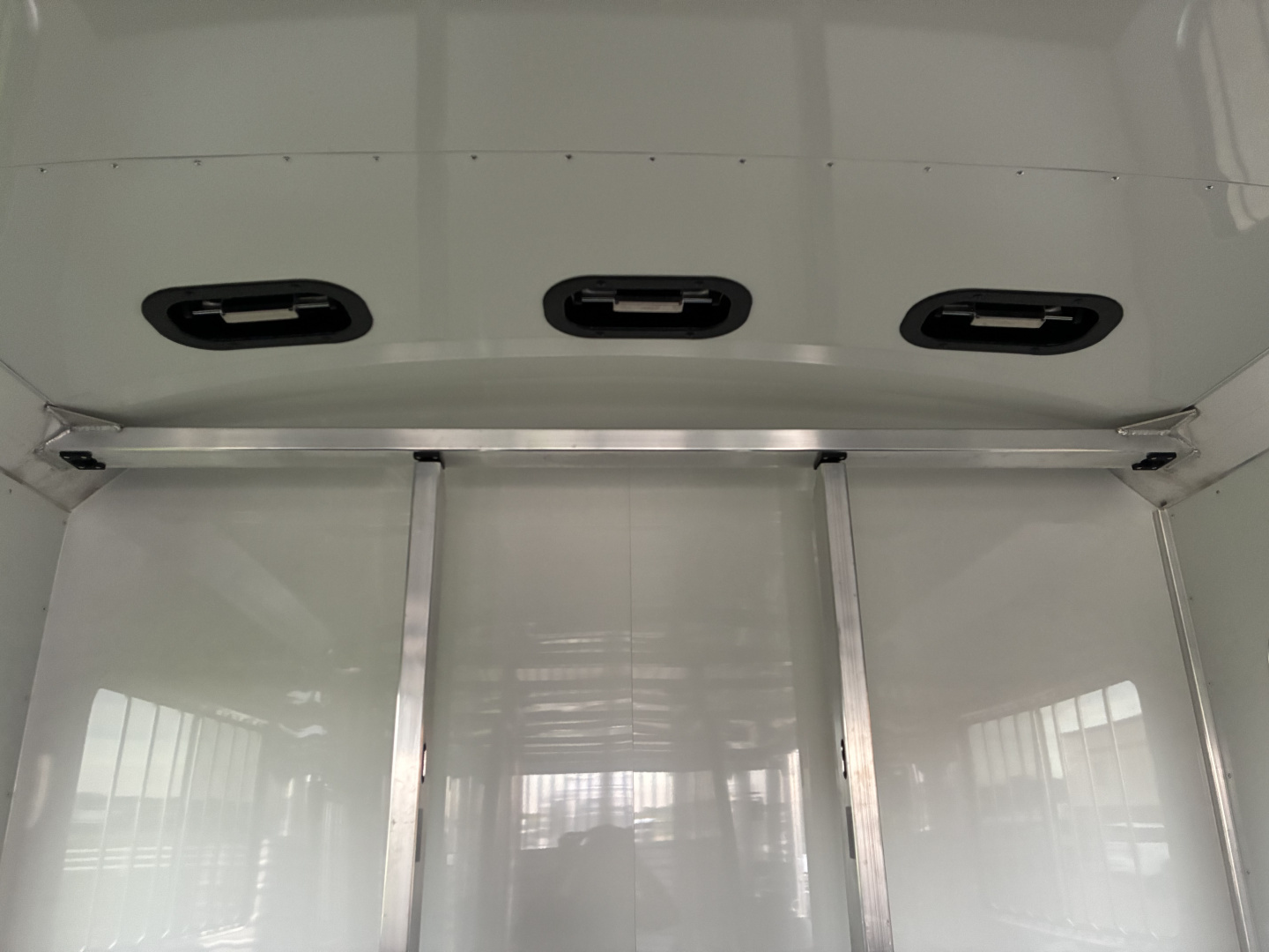 New 2026 4-Star 5-7 Head to Head Horse Trailer