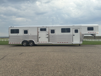 New 2026 4-Star 5-7 Head to Head Horse Trailer