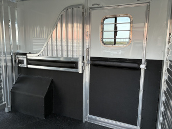 New 2026 4-Star 5-7 Head to Head Horse Trailer