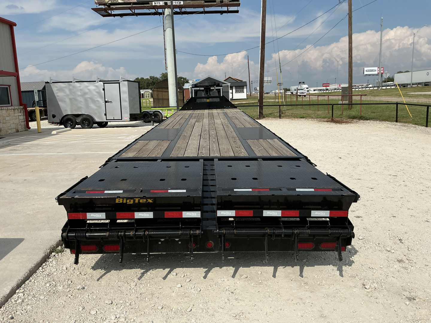 Used 2025 Big Tex 102"x40' GN Flatbed w/ Mega Ramps