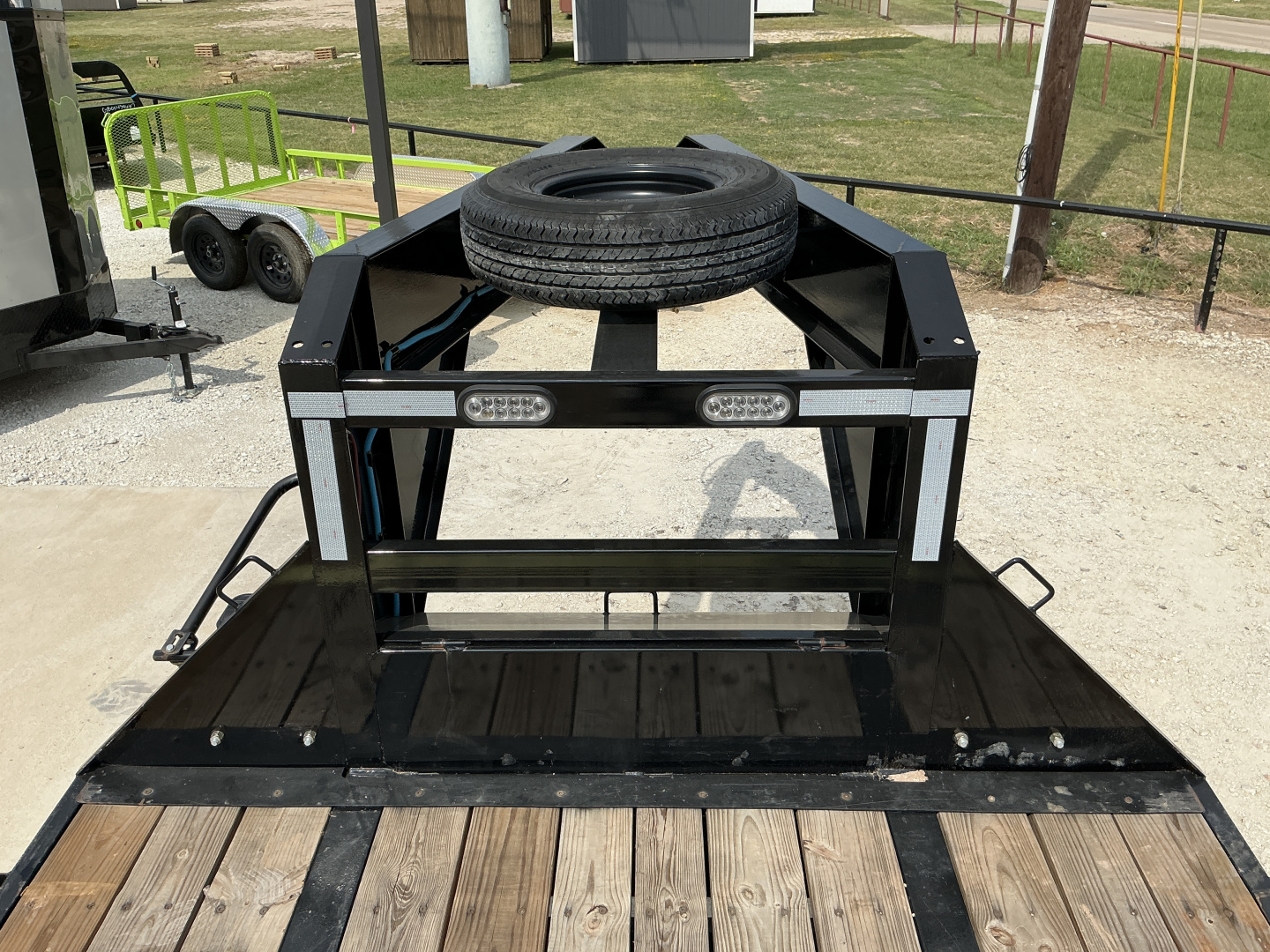 Used 2025 Big Tex 102"x40' GN Flatbed w/ Mega Ramps