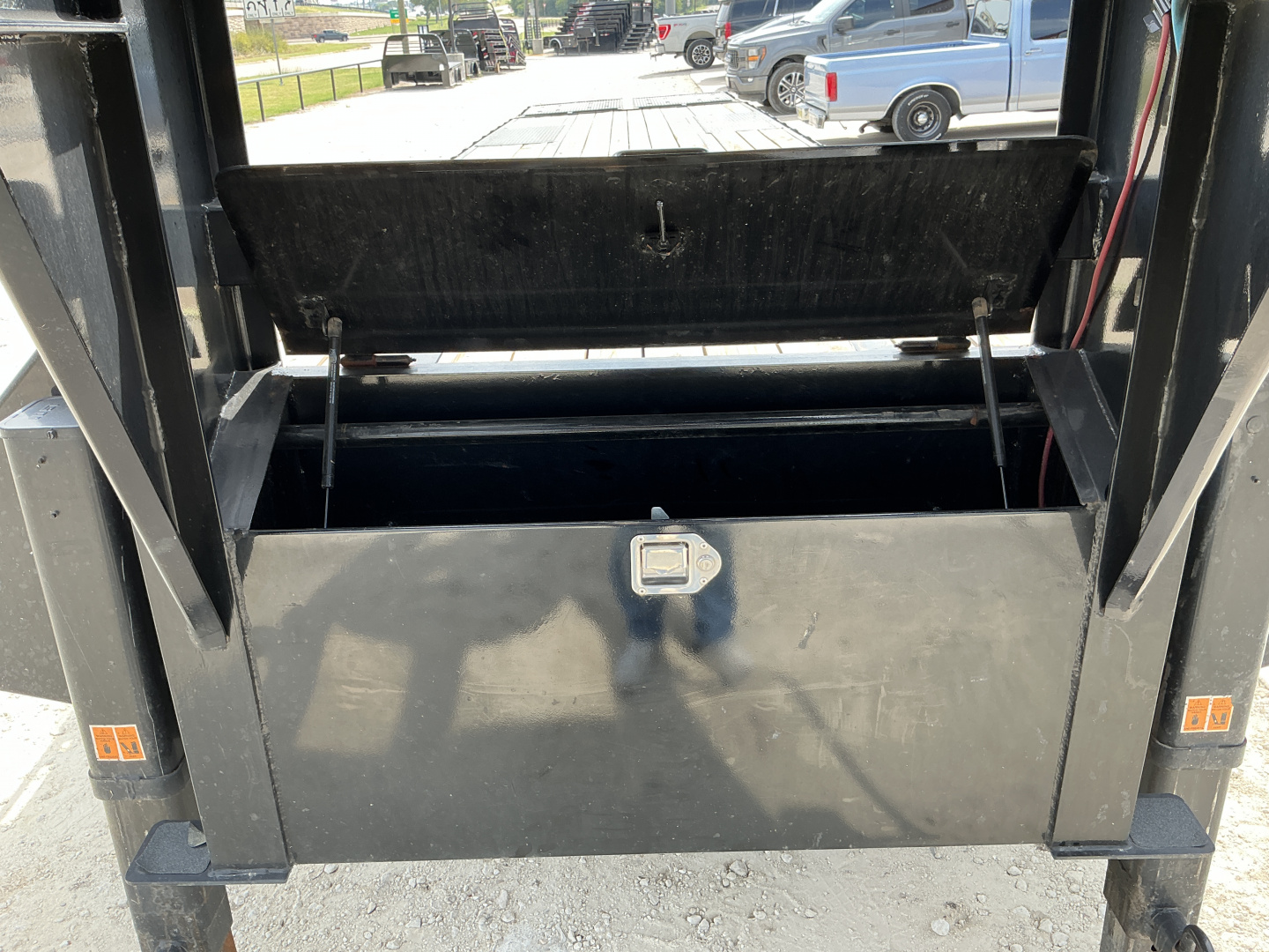 Used 2025 Big Tex 102"x40' GN Flatbed w/ Mega Ramps