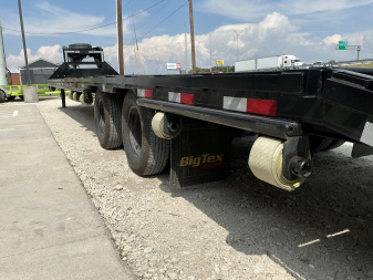 Used 2025 Big Tex 102"x40' GN Flatbed w/ Mega Ramps