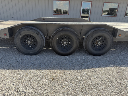 Used 2023 East Texas Trailers 102"x40' GN 3 Axle Equipment Trailer w/ Monster Ramps