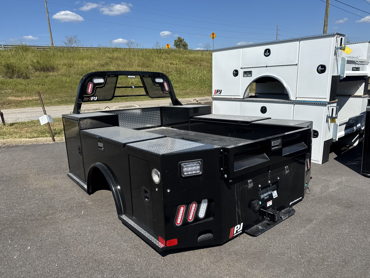 New 2025 CM Truck Beds GT-03946034SDDLX Truck Bed