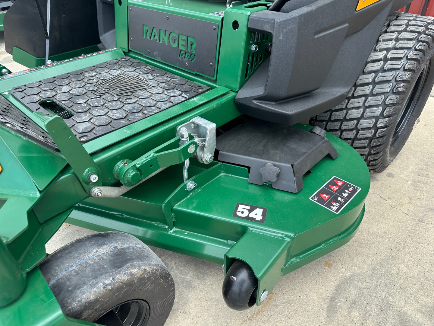 New 2025 - Mowhawk - Zero Turn Mower - Ranger Pro 54"