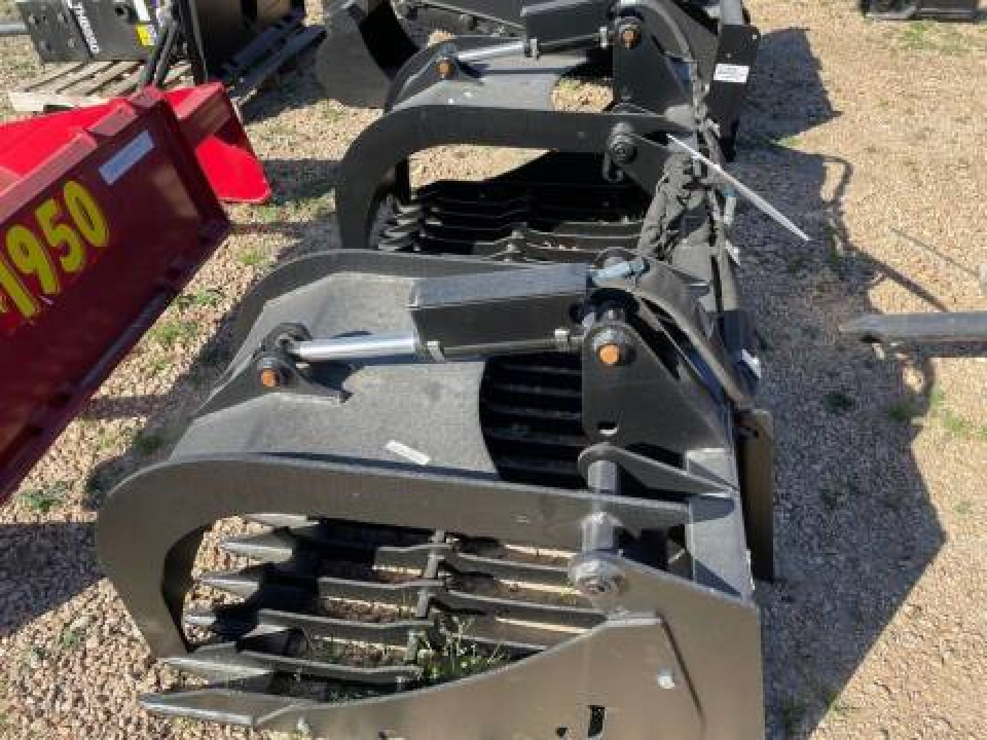 New 2025 - Mowhawk - Zero Turn Mower Commander Pro 72"