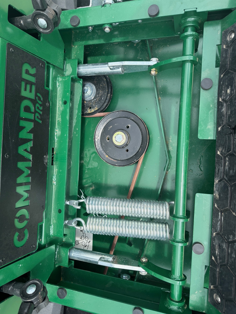 New 2025 - Mowhawk - Zero Turn Mower - Commander Pro 72"