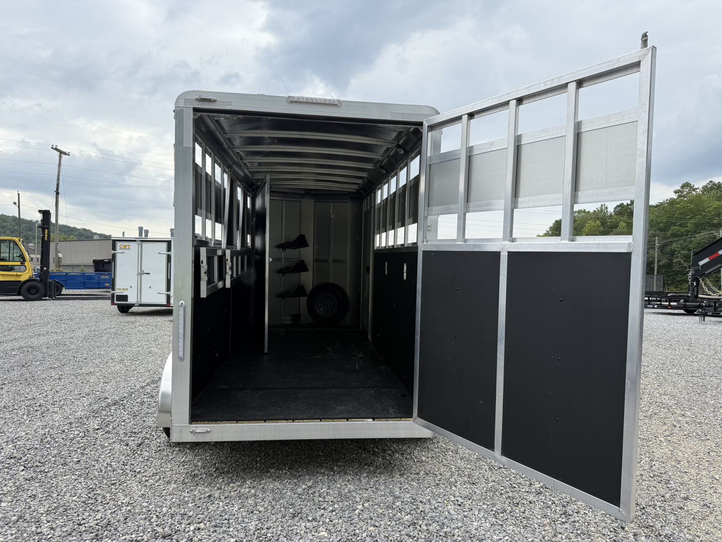 New 2025 Shadow 3 HORSE SLANT (STABLE LIGHT) Stock / Stock Combo Trailer