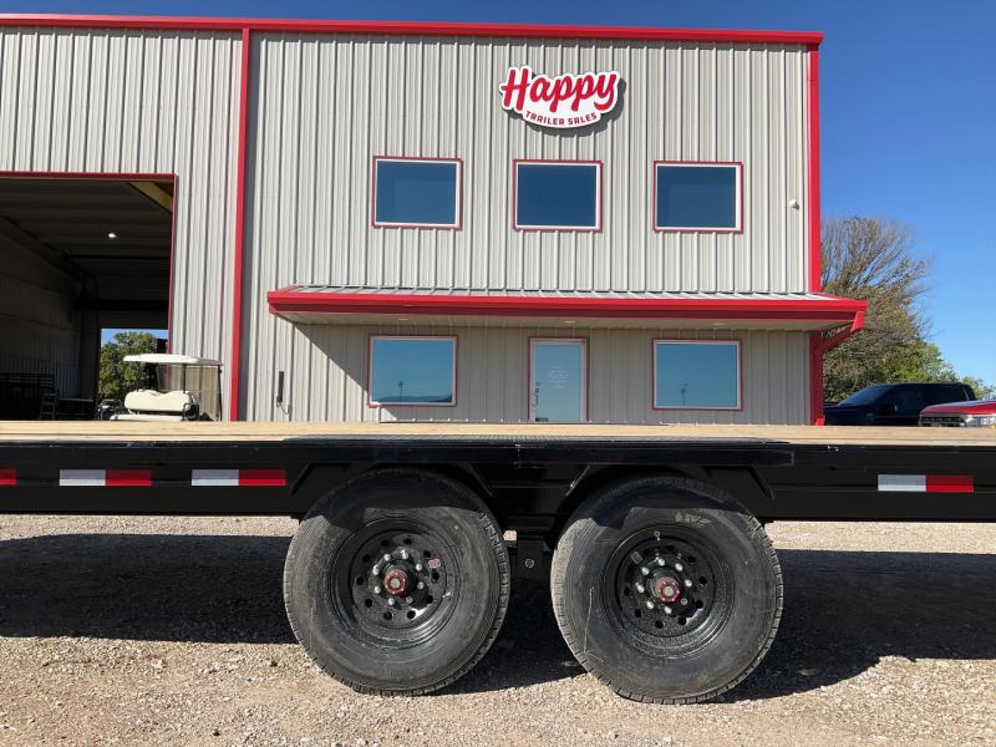 New 2026 PJ 102"x40' GN Low-Pro Flatbed w/ Singles - LX