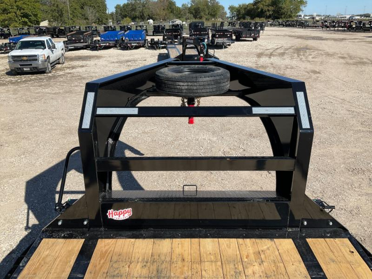 New 2026 PJ 102"x40' GN Low-Pro Flatbed w/ Singles - LX
