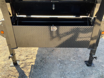 New 2026 PJ 102"x40' GN Low-Pro Flatbed w/ Singles - LX