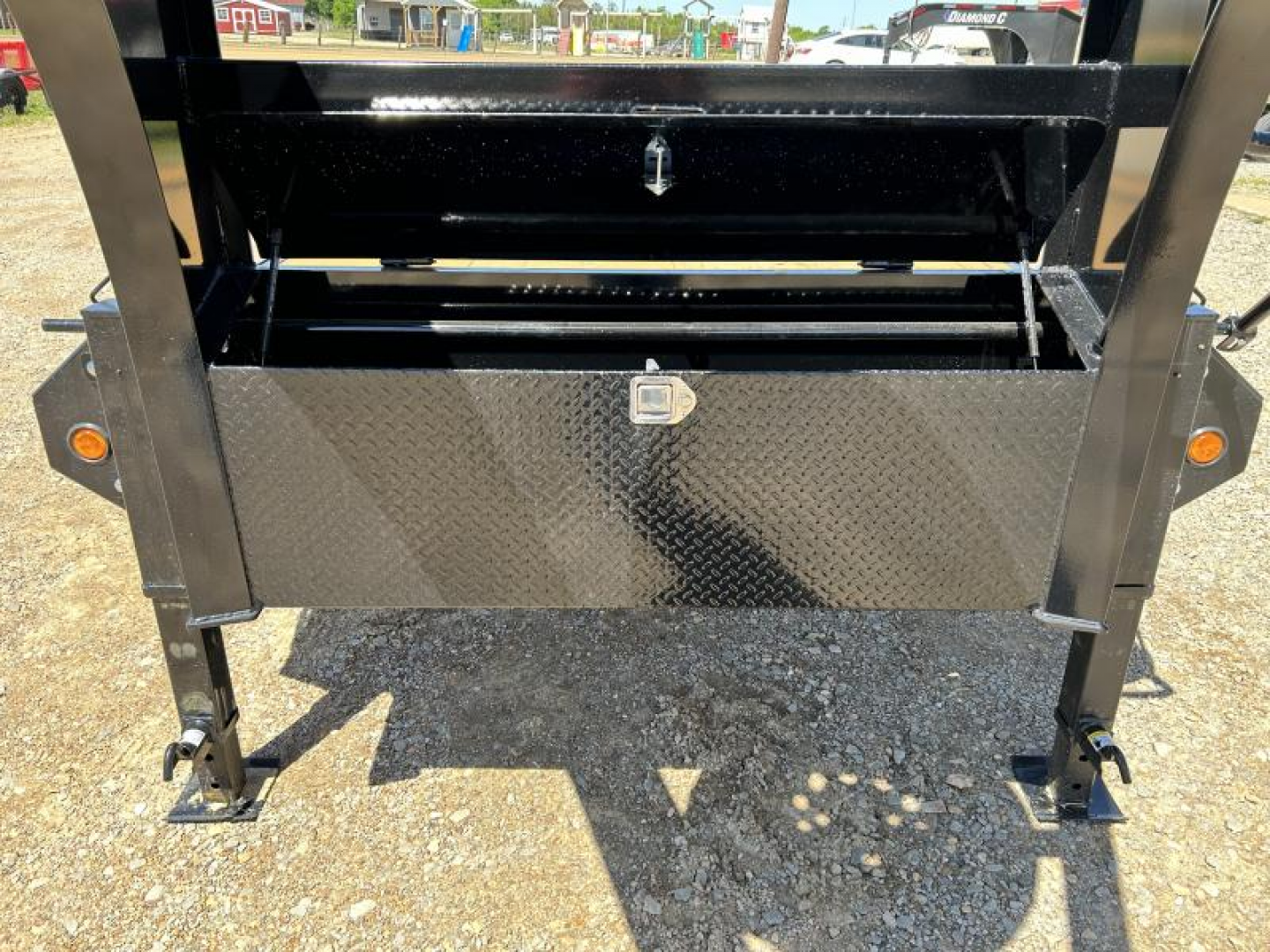 New 2026 PJ 102"x40' GN Low-Pro Flatbed w/ Singles - LS