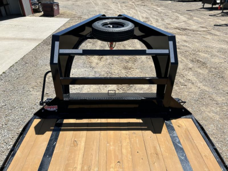 New 2026 PJ 102"x40' GN Low-Pro Flatbed w/ Singles - LS