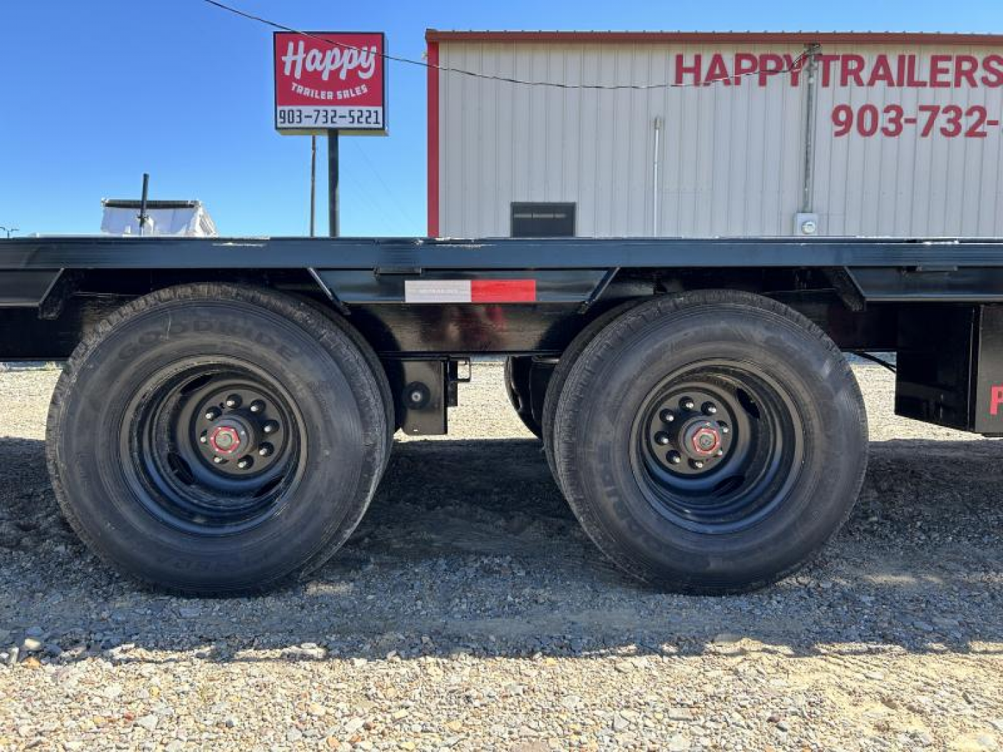 New 2026 PJ 102"x40' GN Low-Pro Air-Ride Flatbed w/ Duals - LD