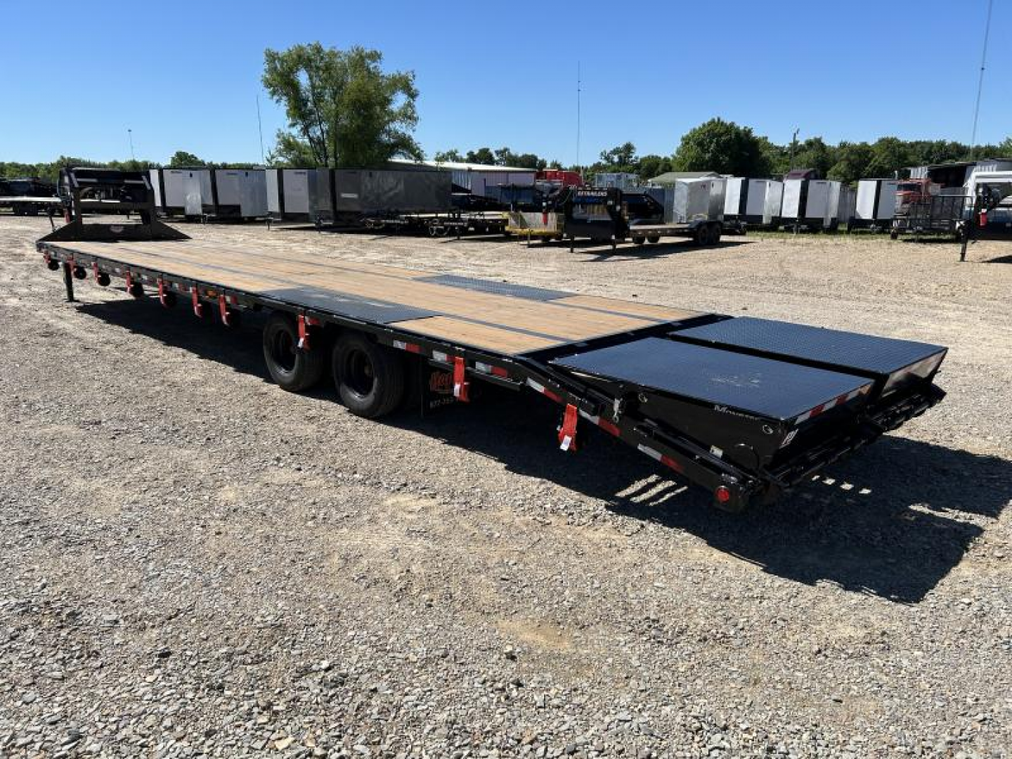 New 2026 PJ 102"x40' GN Low-Pro Air-Ride Flatbed w/ Duals - LD