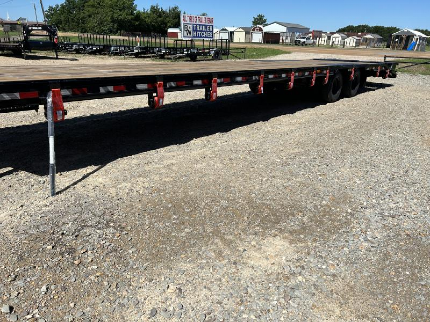 New 2026 PJ 102"x40' GN Low-Pro Air-Ride Flatbed w/ Duals - LD