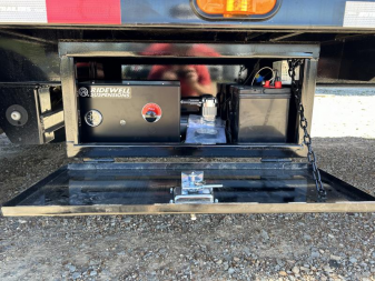 New 2026 PJ 102"x40' GN Low-Pro Air-Ride Flatbed w/ Duals - LD