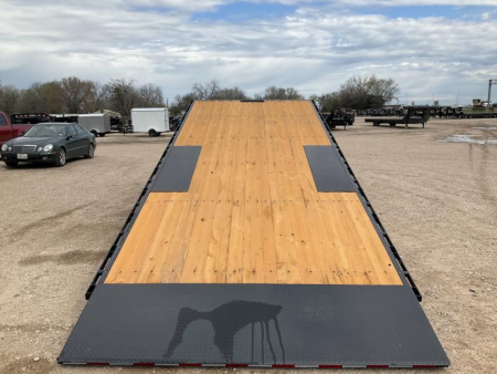 New 2026 PJ 102"x28' Gooseneck Deckover Hydraulic Tilt Trailer – T8