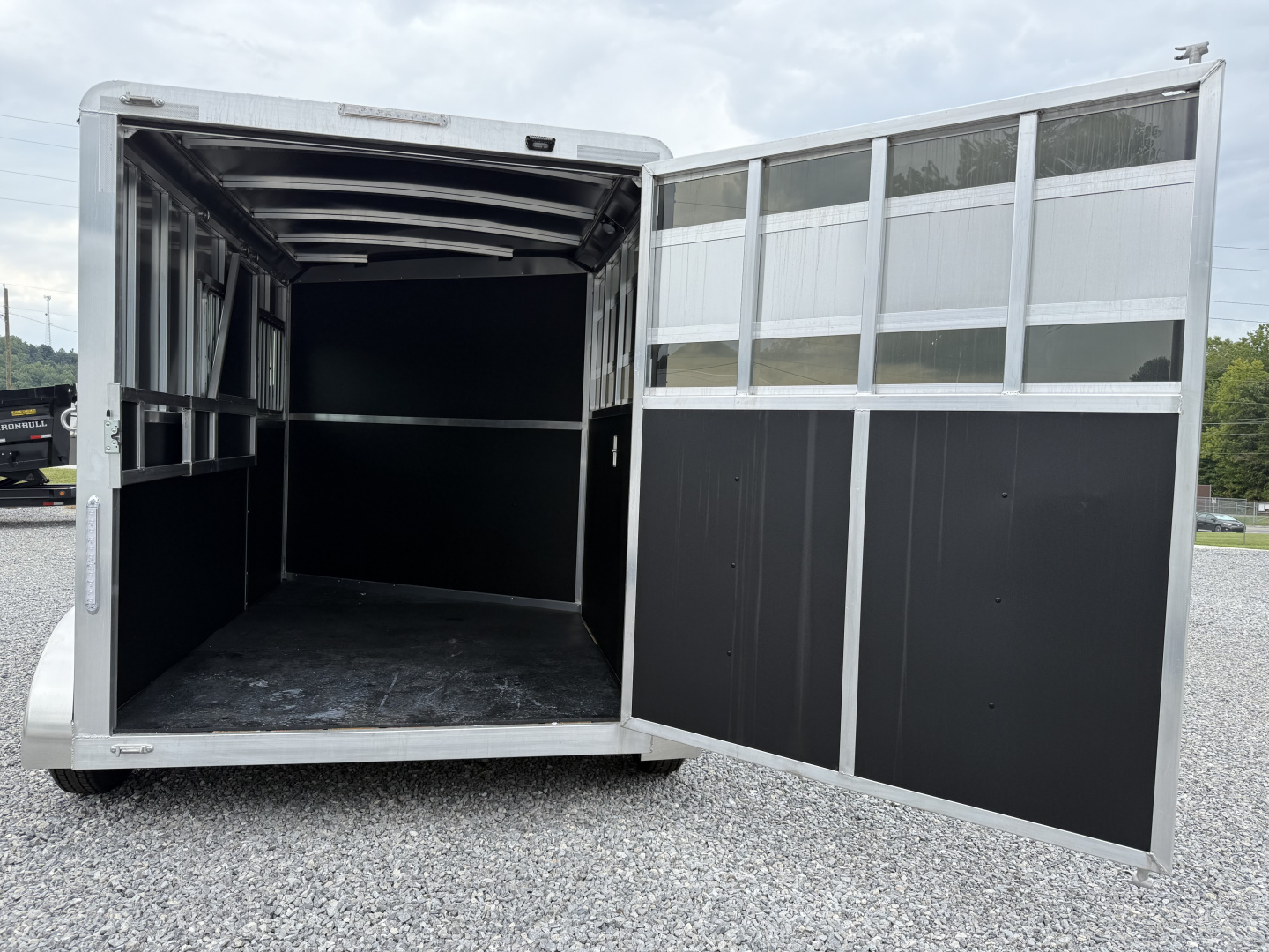 New 2025 Shadow 2 HORSE SLANT STABLEMATE Stock / Stock Combo Trailer