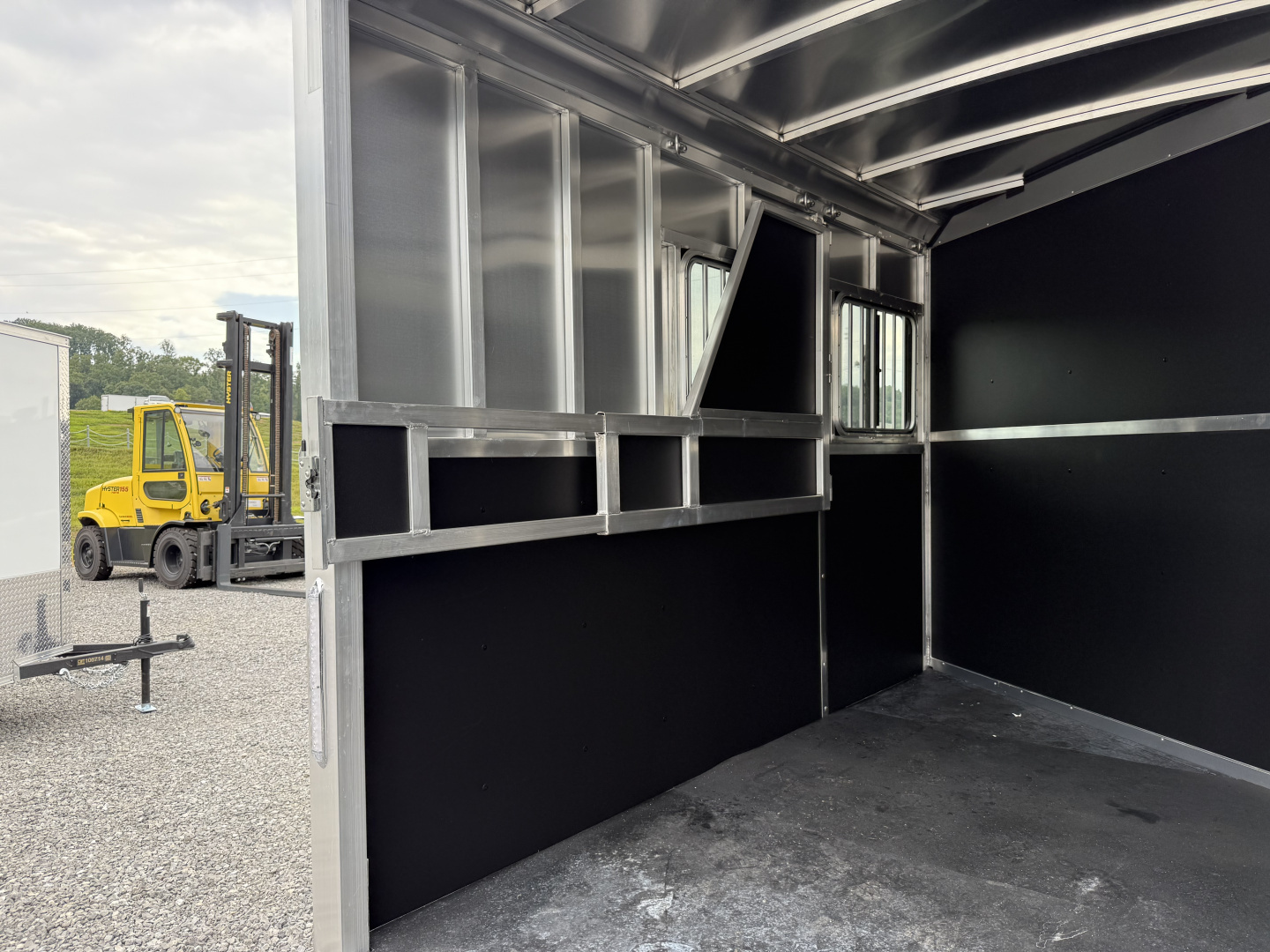 New 2025 Shadow 2 HORSE SLANT STABLEMATE Stock / Stock Combo Trailer