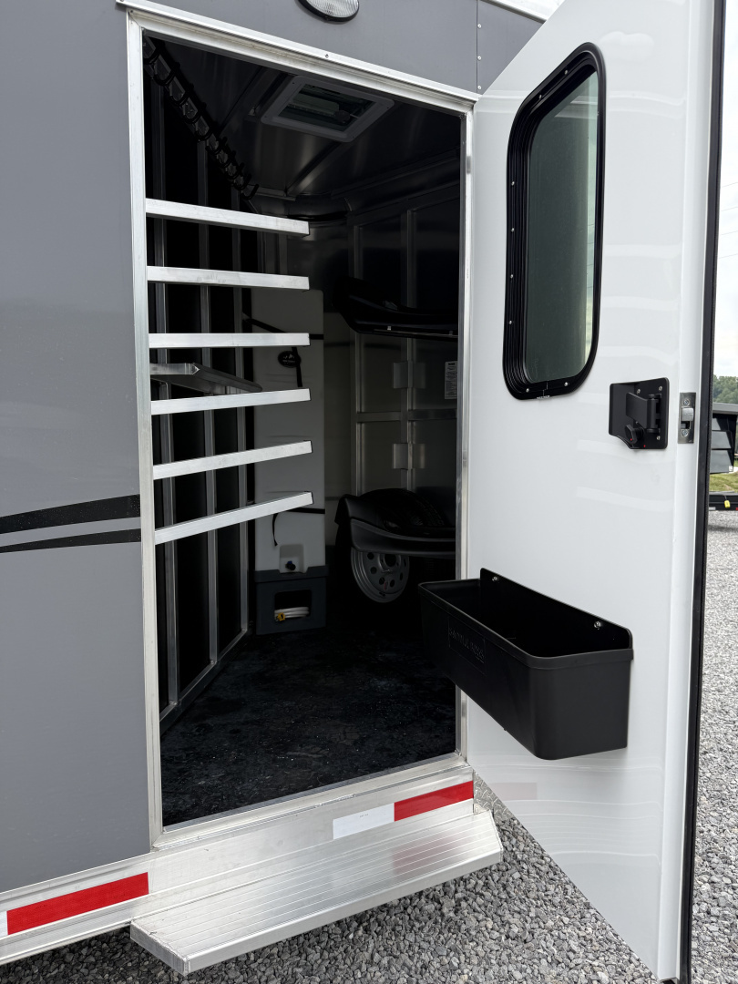 New 2025 Shadow 2 HORSE SLANT STABLEMATE Stock / Stock Combo Trailer